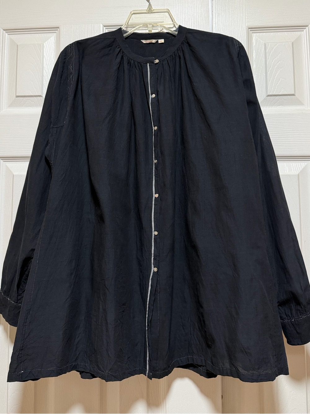 INJIRI Black Tunic Top Size 40 (Large)